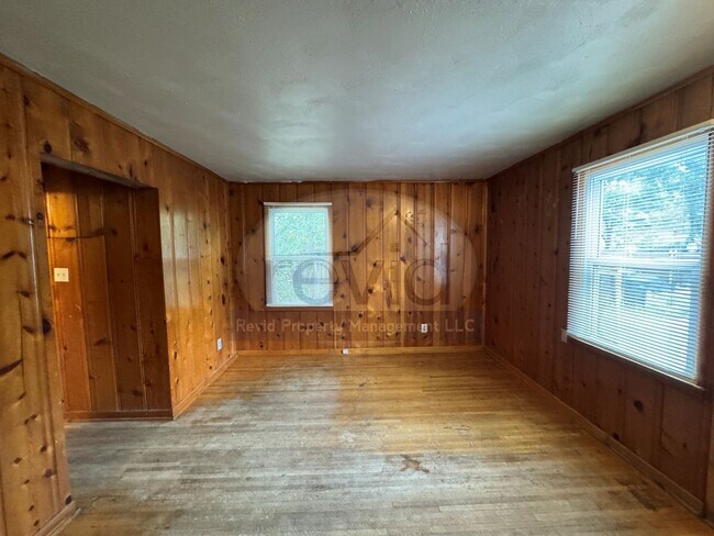 Building Photo - 1445 Luverne St