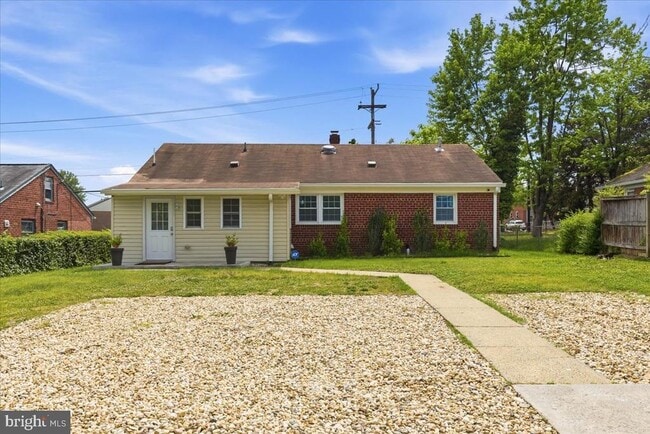 Building Photo - 3823 Duke St