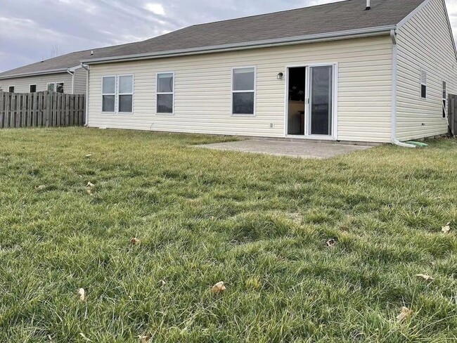Building Photo - Cozy 3BD/2BA Fenced Yard