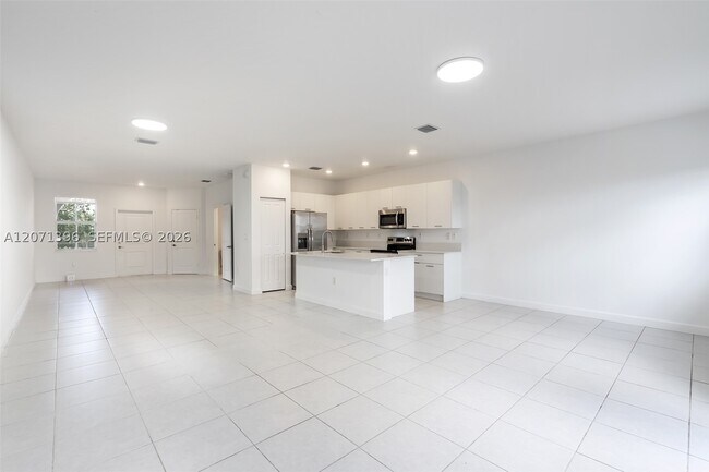 Building Photo - 2408 NW 131st Cir
