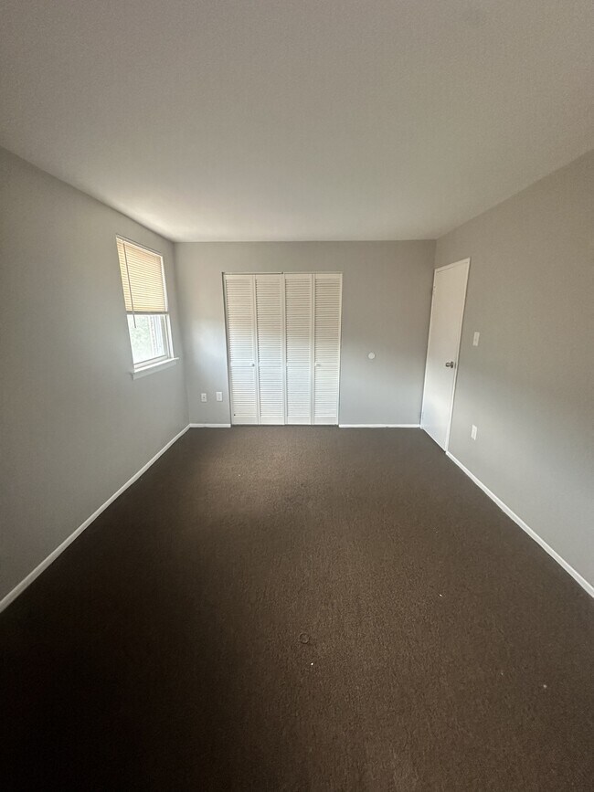 Building Photo - 3027 S 72nd St