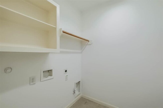 Building Photo - 17627 Quiet Loch Ln