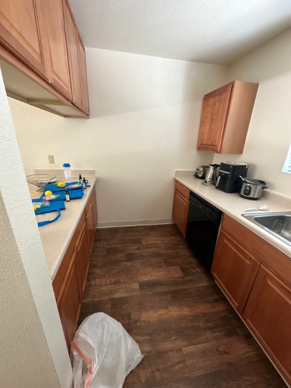 Building Photo - 2950 Portage Bay W