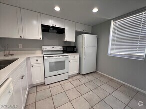 Building Photo - 1017 Pine Isle Ln