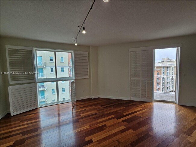Building Photo - 7275 SW 89th St