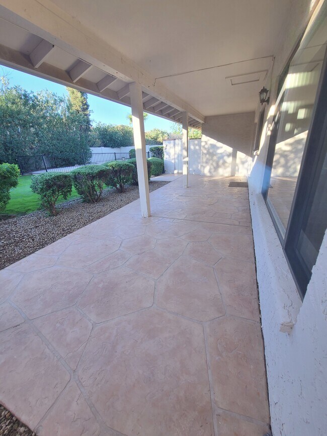 Building Photo - 8725 E San Ardo Dr