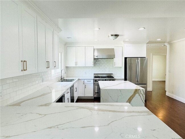 Building Photo - 23861 Crosson Dr