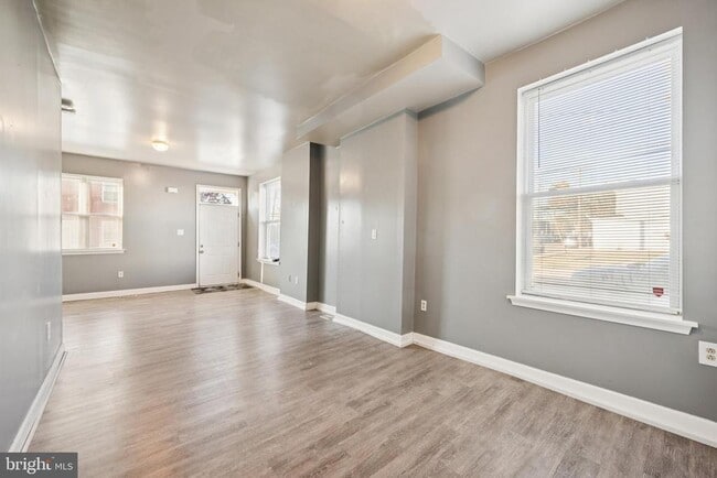 Building Photo - 138 N King St