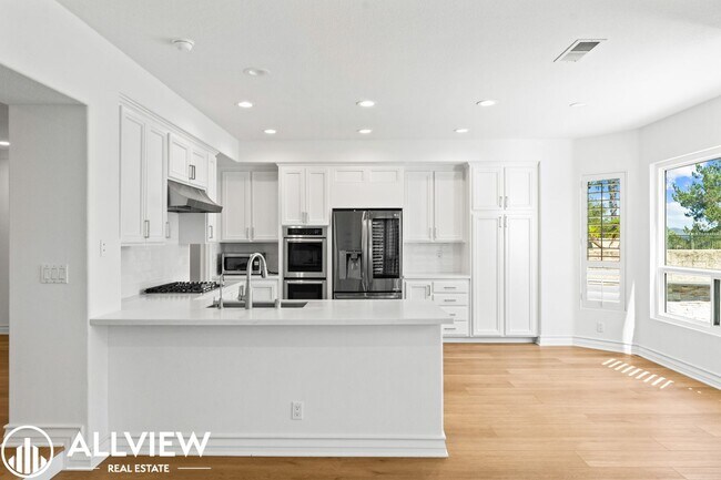 Building Photo - Luxury Living in the Prestigious Guard-Gated Community of Dove Canyon