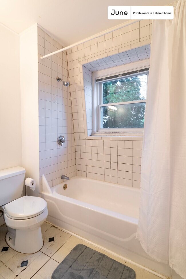 Building Photo - Room in Shared 2 bed/1 bath home