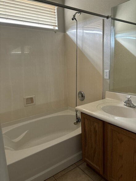 Building Photo - 39711 N Prairie Ln