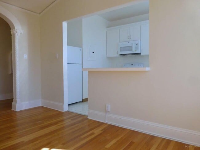 Building Photo - 2201 Pacific Ave