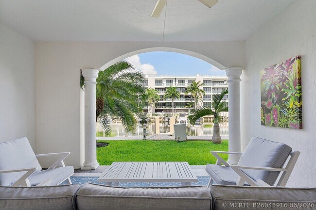 Building Photo - 57 Isle of Venice Dr