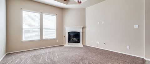 Building Photo - 2025 Lake Vista Dr