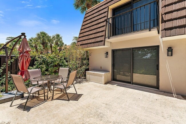 Building Photo - 2320 23rd Ct