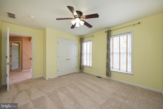 Building Photo - 311 Elmhurst Dr