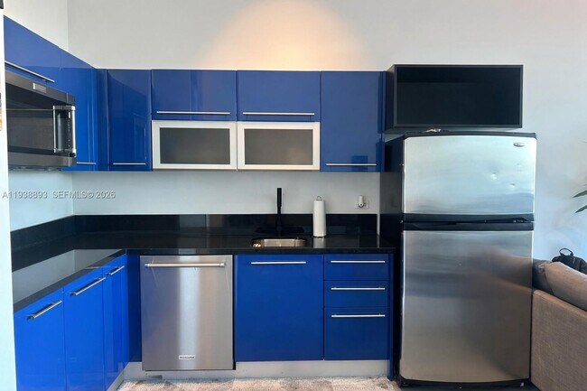 Building Photo - 253 NE 2nd St