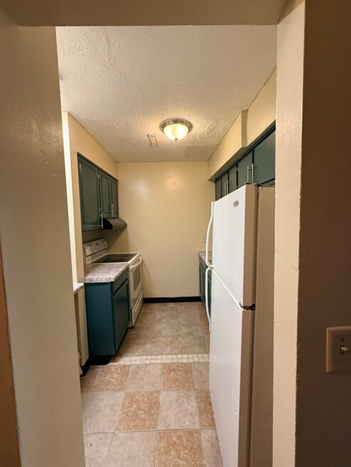 Building Photo - 1979 Baldwin Rd