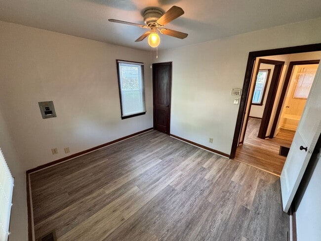 Building Photo - Two Bedroom Home