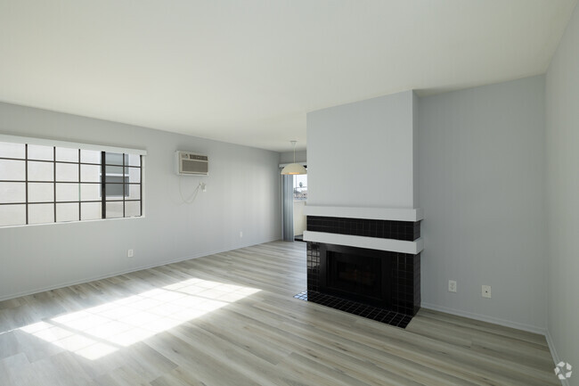 2RE, 2RA - Living Room - Lido Apartments - 3423 Mentone Ave