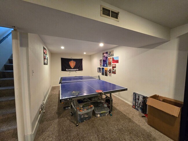 Building Photo - Preleasing Spacious 5-Bedroom Home with Finished Basement, Large Backyard & Attached Garage