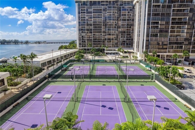 Building Photo - 1865 Brickell Ave