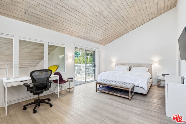 Building Photo - 469 Sherman Ave