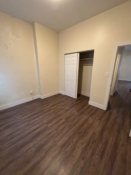 Building Photo - 1818 Logan St