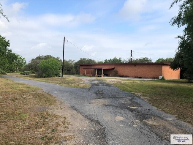 Primary Photo - 501 N Arroyo Blvd