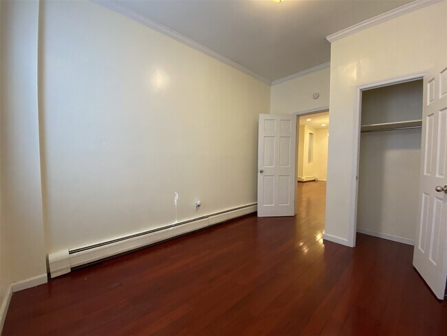 Building Photo - 519 Palisade Ave