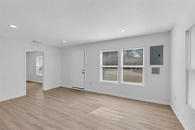 Building Photo - 631 Baker St