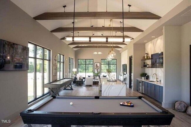 Building Photo - 2000 Olivewood St