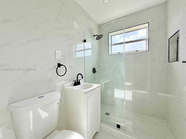 Building Photo - 4801 NW 33rd Ave