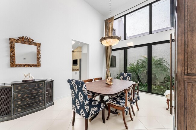 Building Photo - 2601 Sheltingham Dr