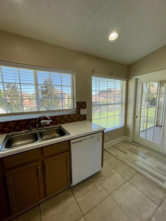Building Photo - 13301 Fairway Glen Dr