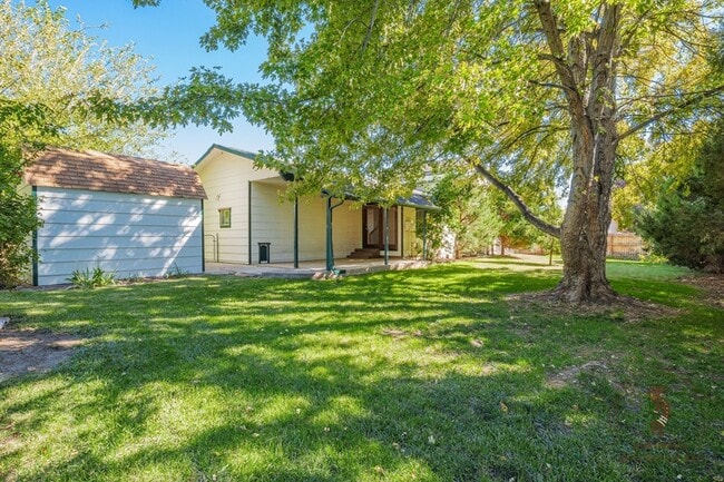 Building Photo - 587 Starlight Dr