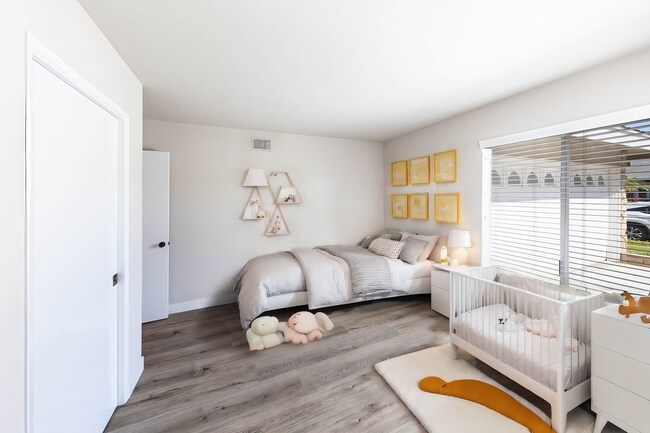Building Photo - Upgraded 4 bedroom Fountain Valley Home