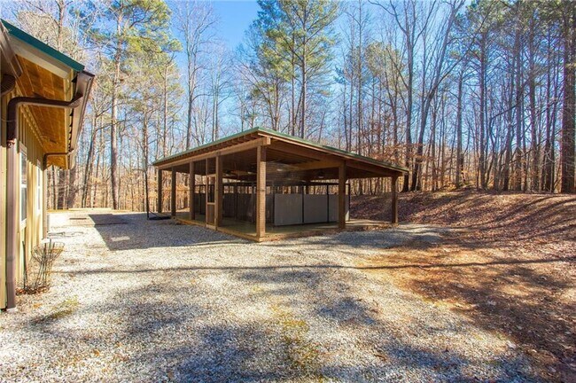 Building Photo - 1086 Arbor Hill Rd