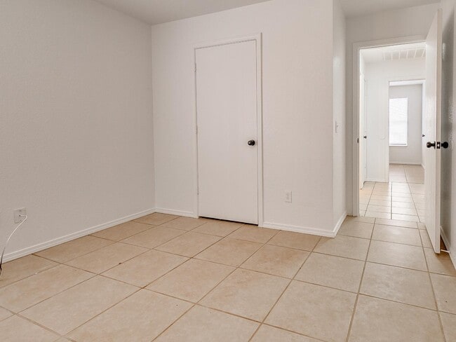Building Photo - 913 SW 153rd St