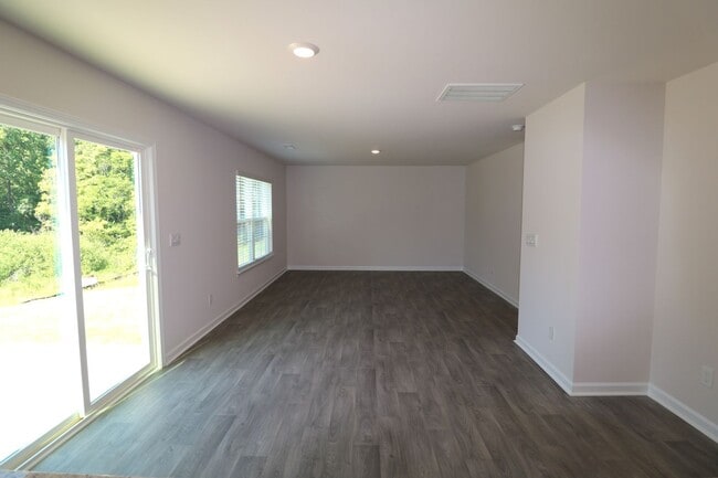 Building Photo - 182 Carriage Cove Cir