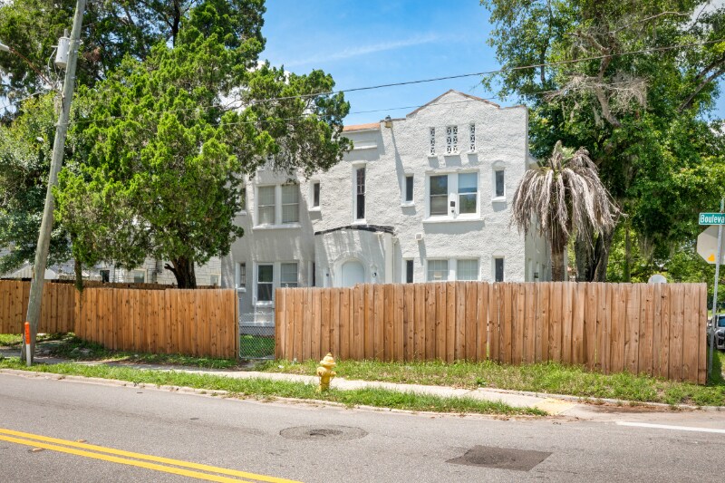Primary Photo - 3524 Boulevard St
