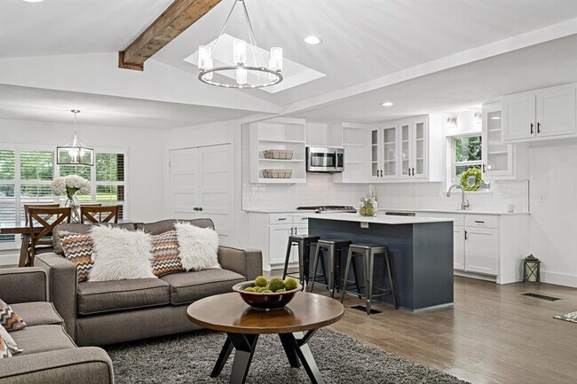 Building Photo - 11005 Carissa Dr