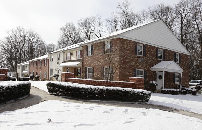 Building Photo - Hampshire Place Townhomes