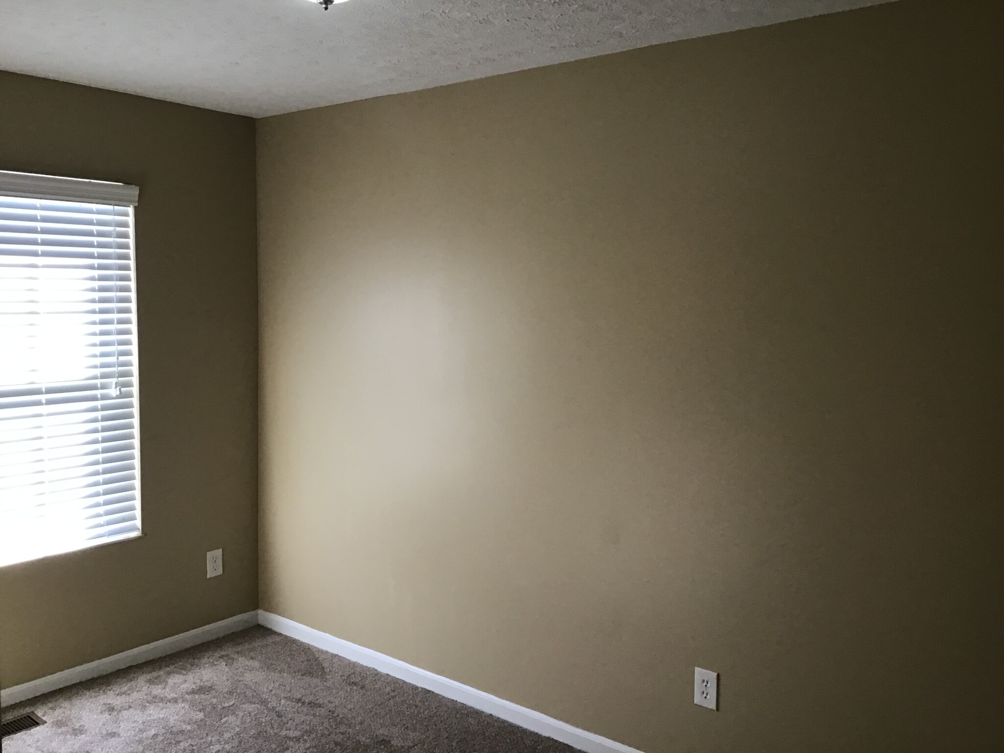 Building Photo - 813 Allenwood Ct
