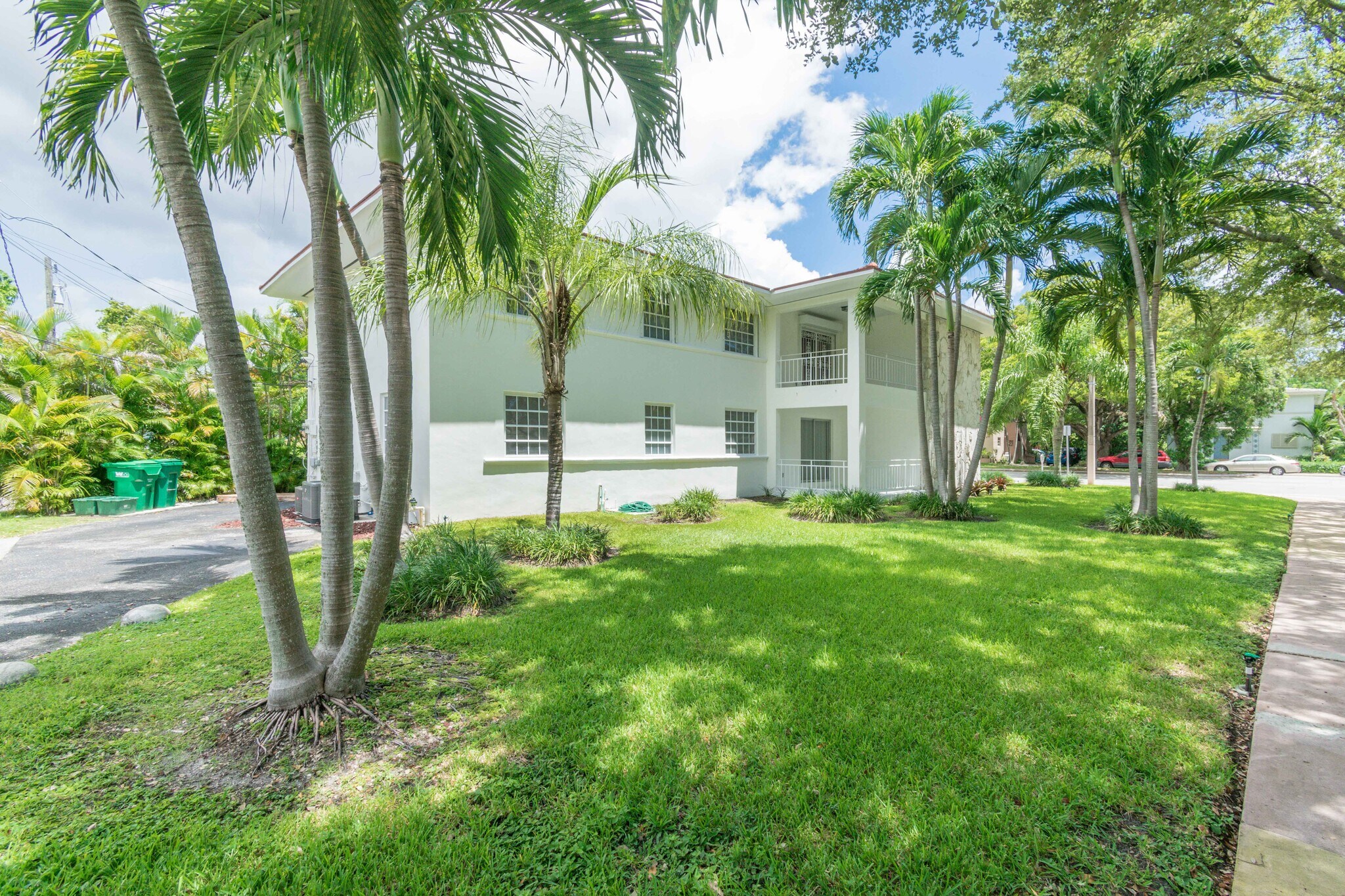 South View of Property - 3912 Ponce de Leon Blvd