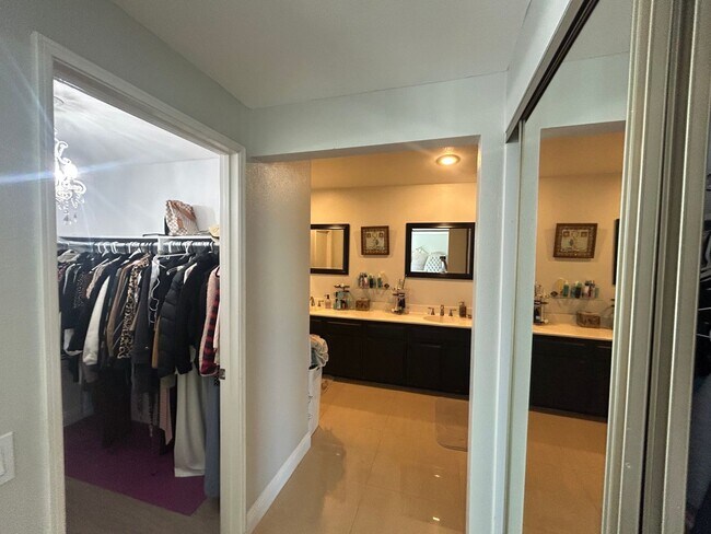 Building Photo - Upgraded 4-Bedroom Home in Gated Green Riv...
