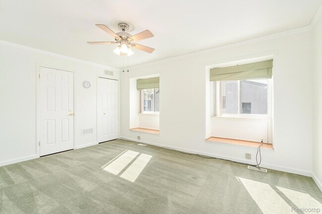 Building Photo - 15566 Dupage Blvd