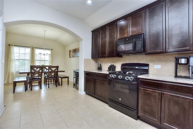 Building Photo - 8072 Bassano Dr