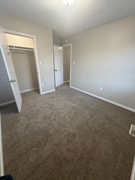 Second bedroom looking towards the door - 3231 Island Rd