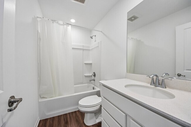 Building Photo - 1109 Atterberg Rd